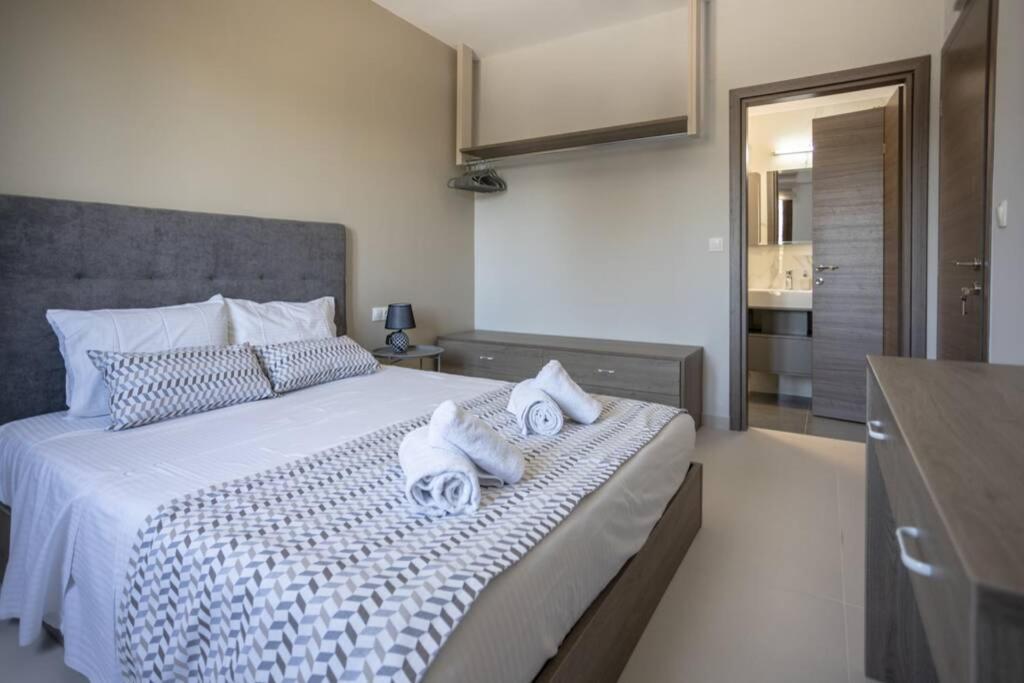 Mela Luxury Apartments Maroulas Екстер'єр фото