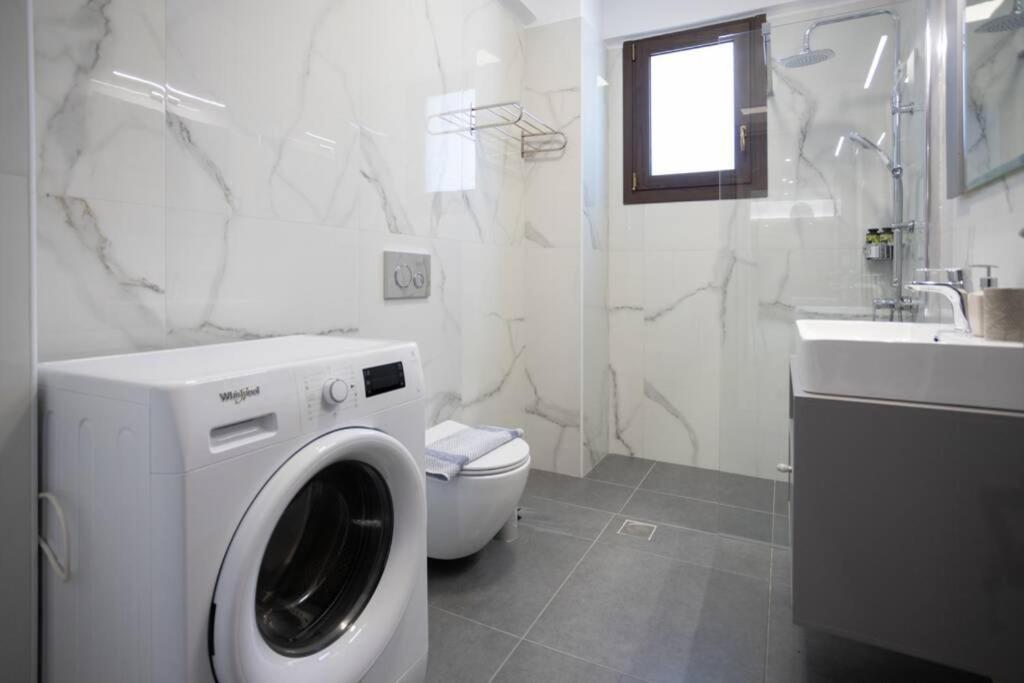 Mela Luxury Apartments Maroulas Екстер'єр фото
