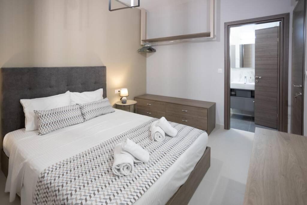 Mela Luxury Apartments Maroulas Екстер'єр фото